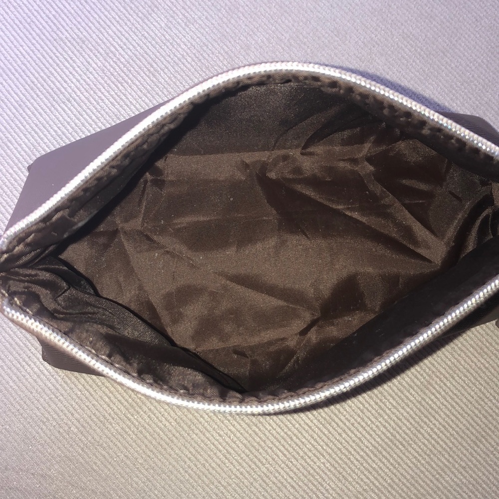 Laura Mercier Cosmetic Makeuo Bag Case in Taupe. - Picture 8 of 9